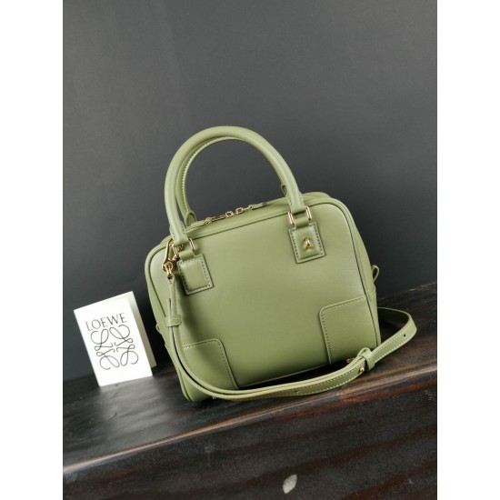 Model: 204 Size: 19-18-11Amazona