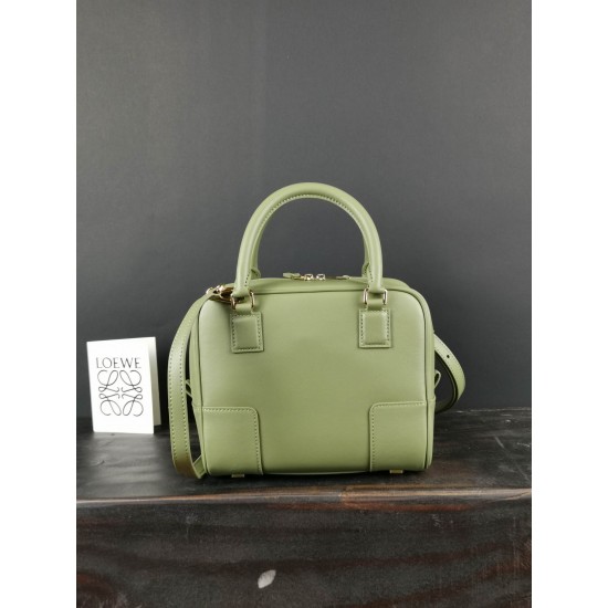 Model: 204 Size: 19-18-11Amazona
