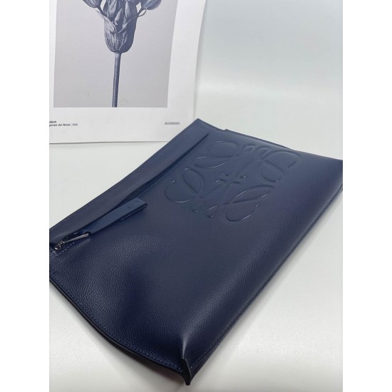 Loewe Size: 29.5x20cm Model: 3040