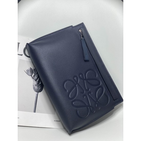 Loewe Size: 29.5x20cm Model: 3040