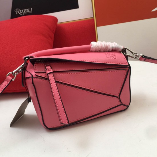 Calfskin Size: 18*12.5*8cm Model: 0150