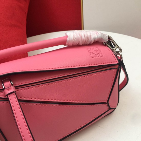 Calfskin Size: 18*12.5*8cm Model: 0150