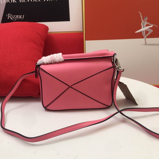 Calfskin Size: 18*12.5*8cm Model: 0150