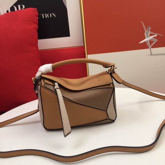 Calfskin Size: 18*12.5*8cm Model: 0150