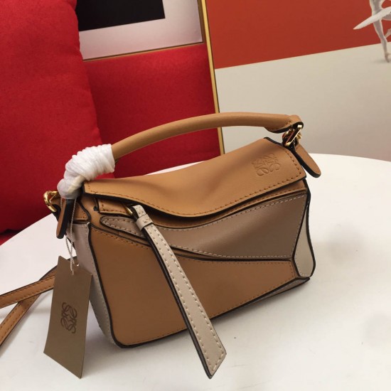 Calfskin Size: 18*12.5*8cm Model: 0150