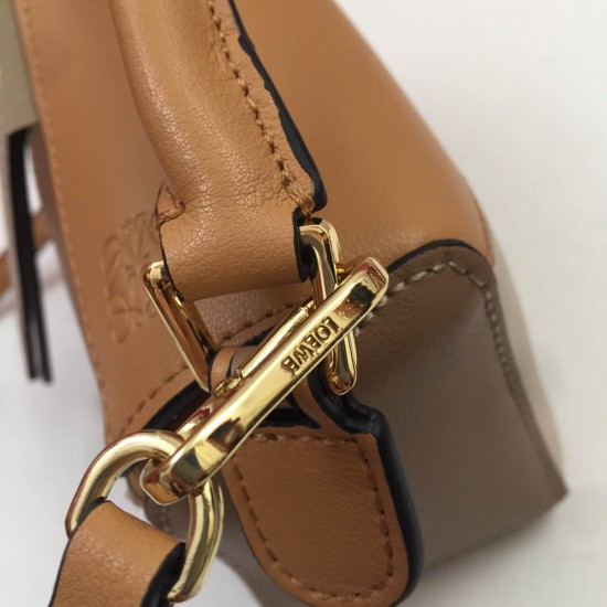 Calfskin Size: 18*12.5*8cm Model: 0150
