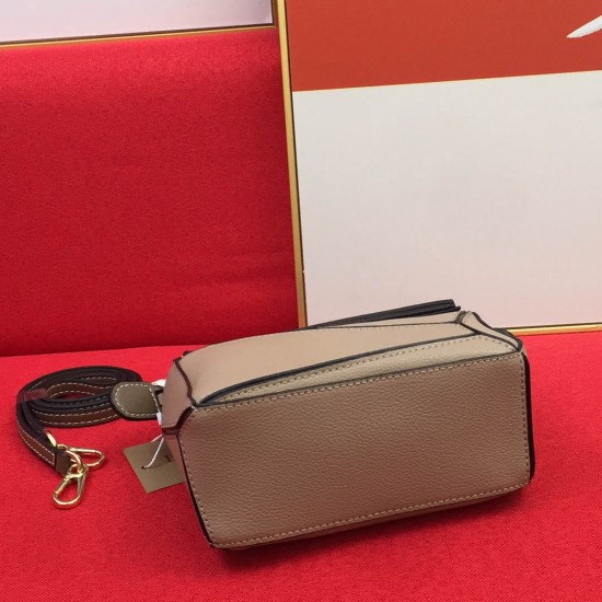 Calfskin Size: 18*12.5*8cm Model: 0150