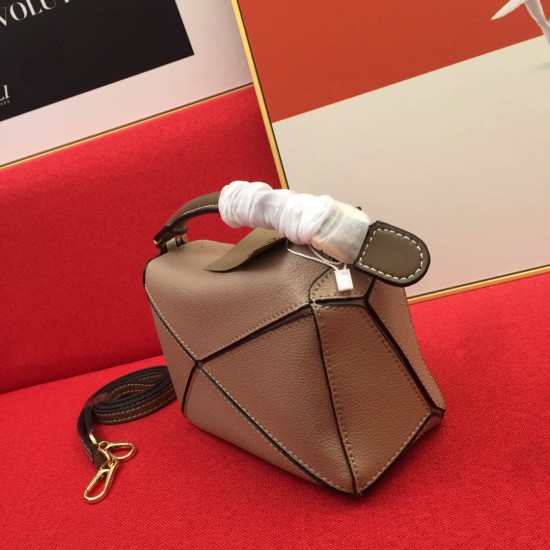 Calfskin Size: 18*12.5*8cm Model: 0150