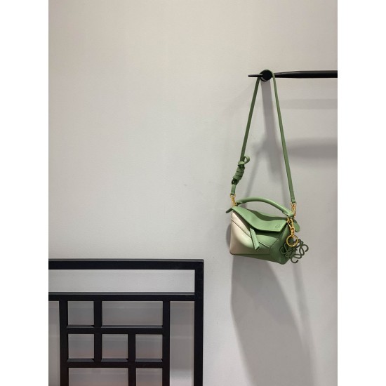 Model 10288 size: 18 × 8 × 12 cm