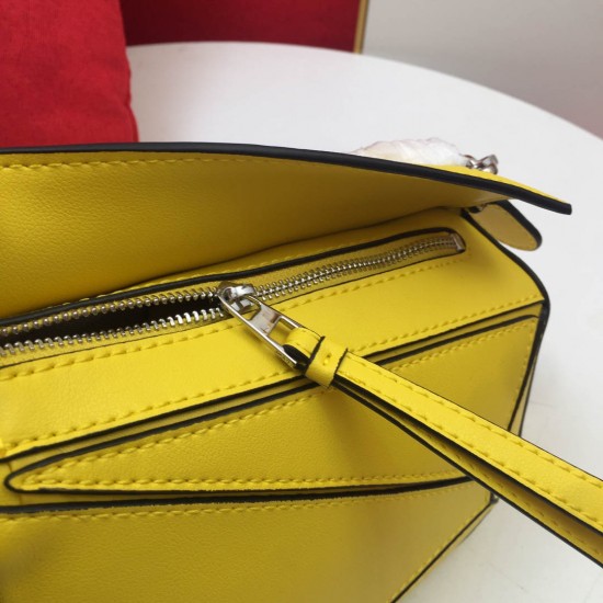 Calfskin Size:18*12.5*8cm Model:0150