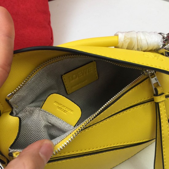 Calfskin Size:18*12.5*8cm Model:0150