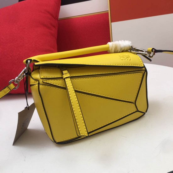 Calfskin Size:18*12.5*8cm Model:0150