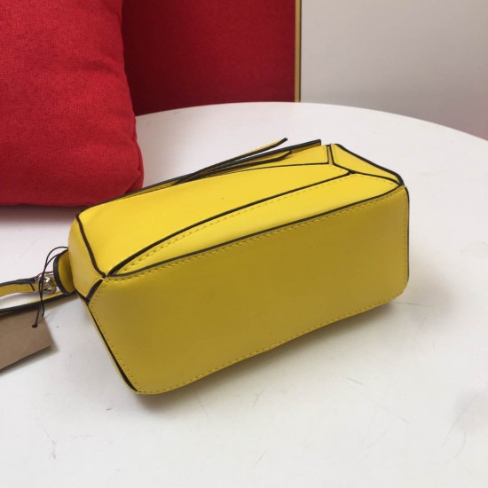 Calfskin Size:18*12.5*8cm Model:0150