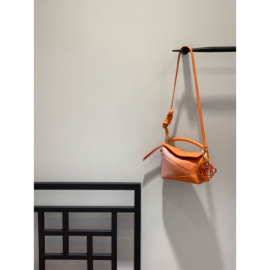 Model: 10288 size: 18*8*12cm