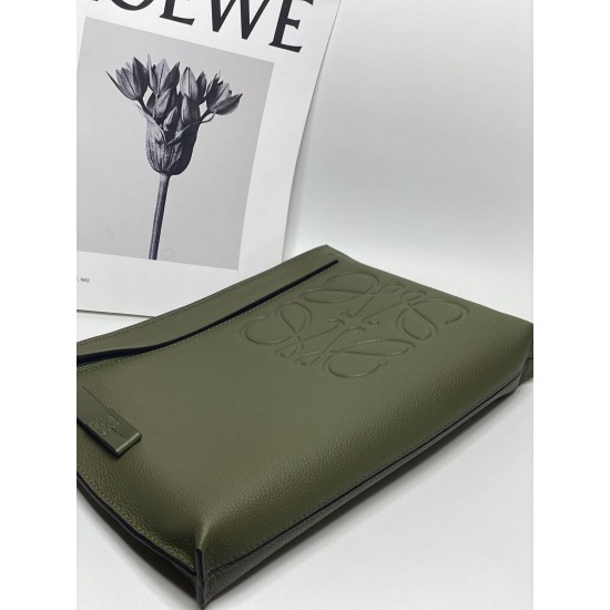 Loewe Size: 29.5x20cm Model: 3040