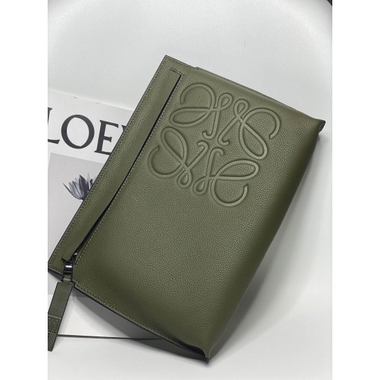 Loewe Size: 29.5x20cm Model: 3040