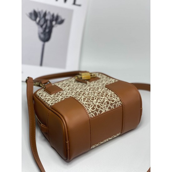 Model 206 size: 16 × 16 × 8 cm