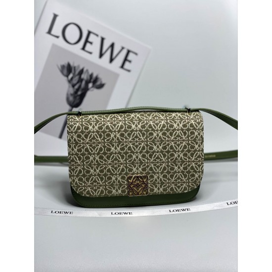 Model 5609 Size: 19-13.5-6 Goya