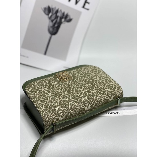 Model 5609 Size: 19-13.5-6 Goya