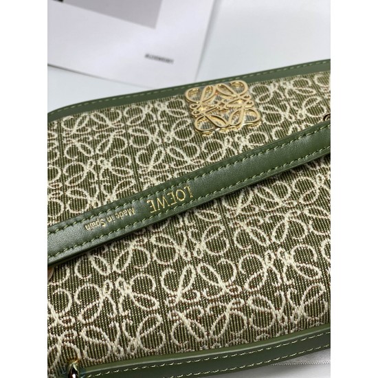 Model 5609 Size: 19-13.5-6 Goya