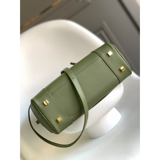 Lowe handbag bag size:28*18*11cm
