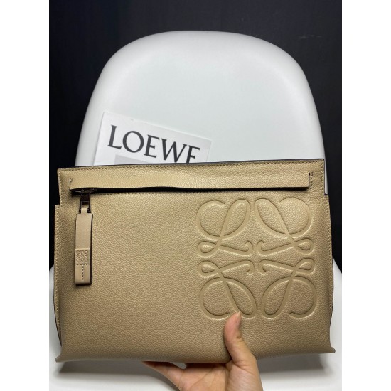 Loewe Size: 29.5x20cm Model: 3040