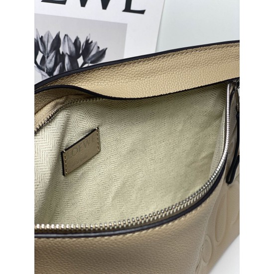 Loewe Size: 29.5x20cm Model: 3040