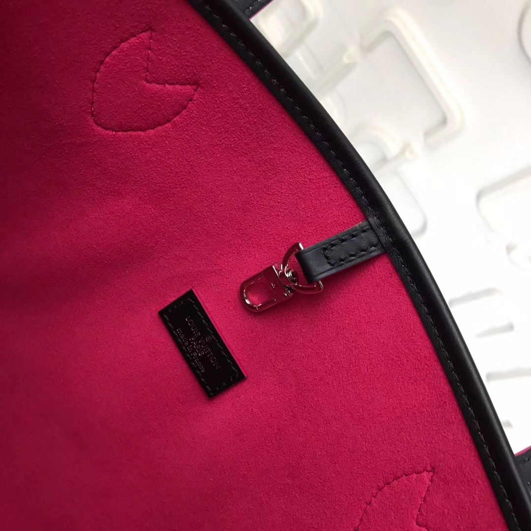 Neverfull MM Bag In Noir Epi Leather M54185
