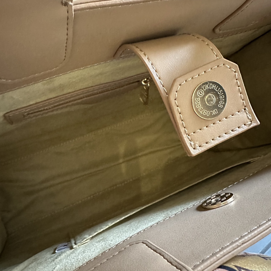 Onthego Tote Bag