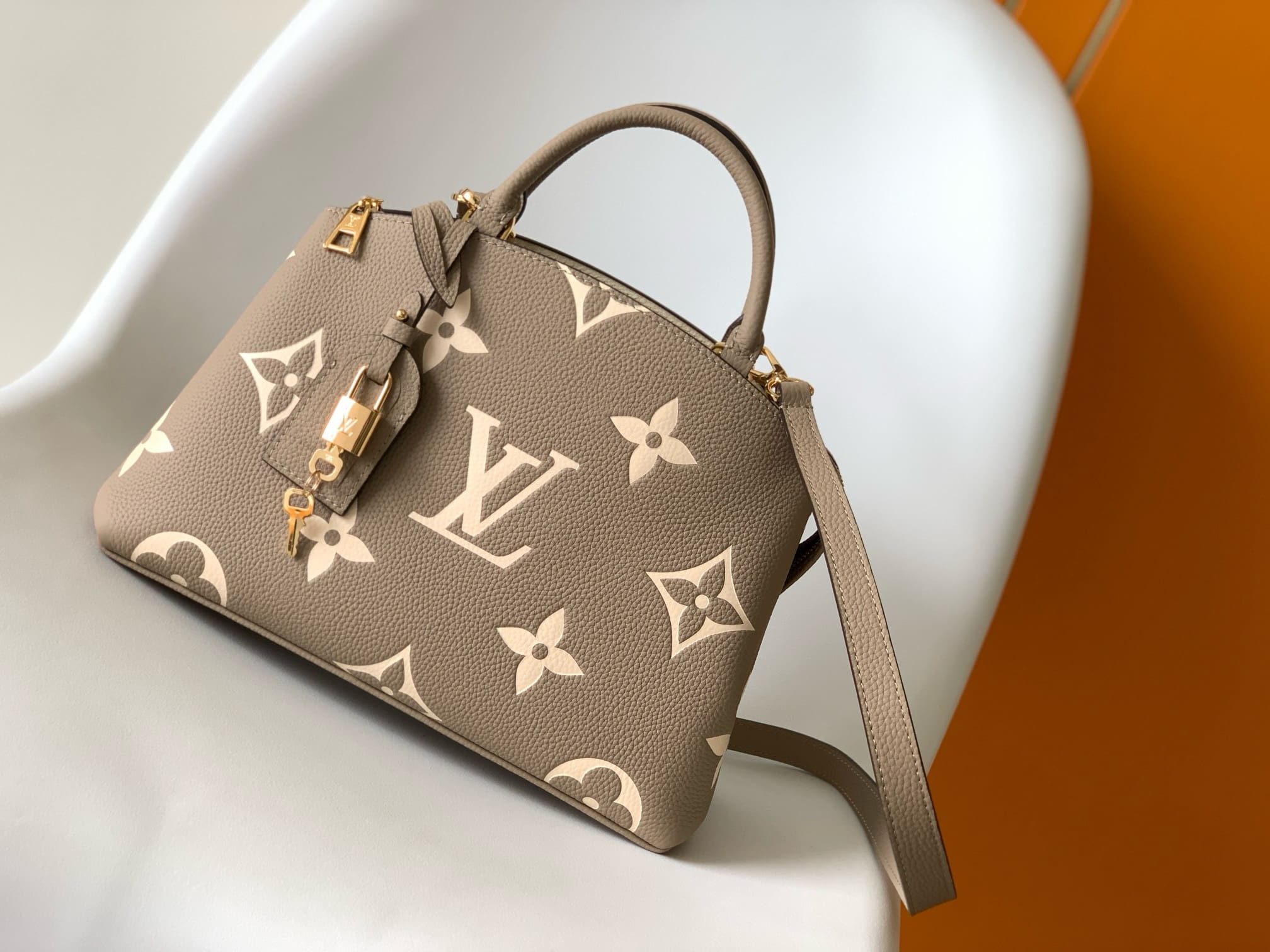 Louis Vuitton M58914 Petit Palais