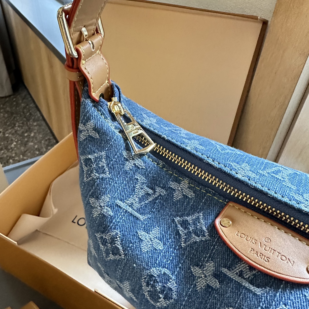 Hills Pochette