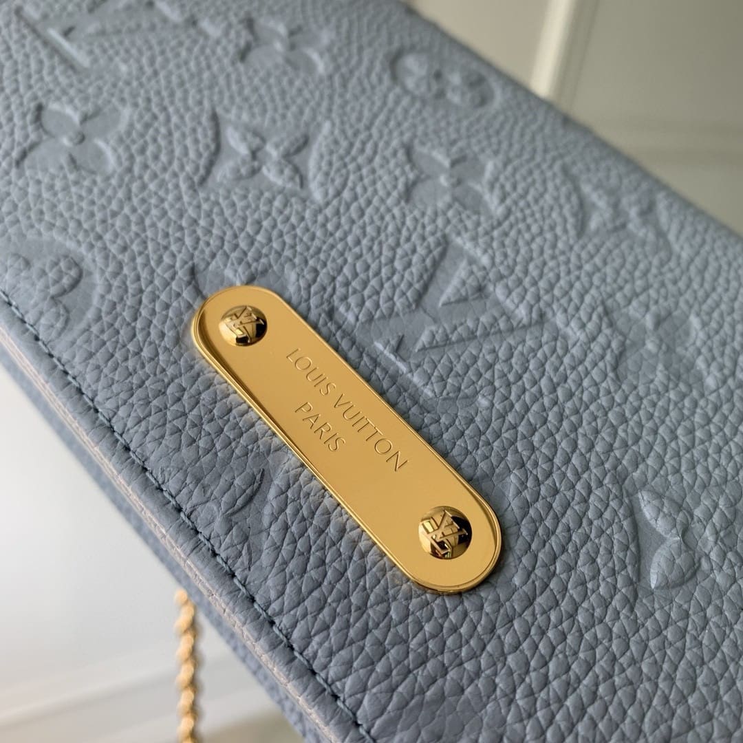 Louis Vuitton M83233 Wallet On Chain Lily