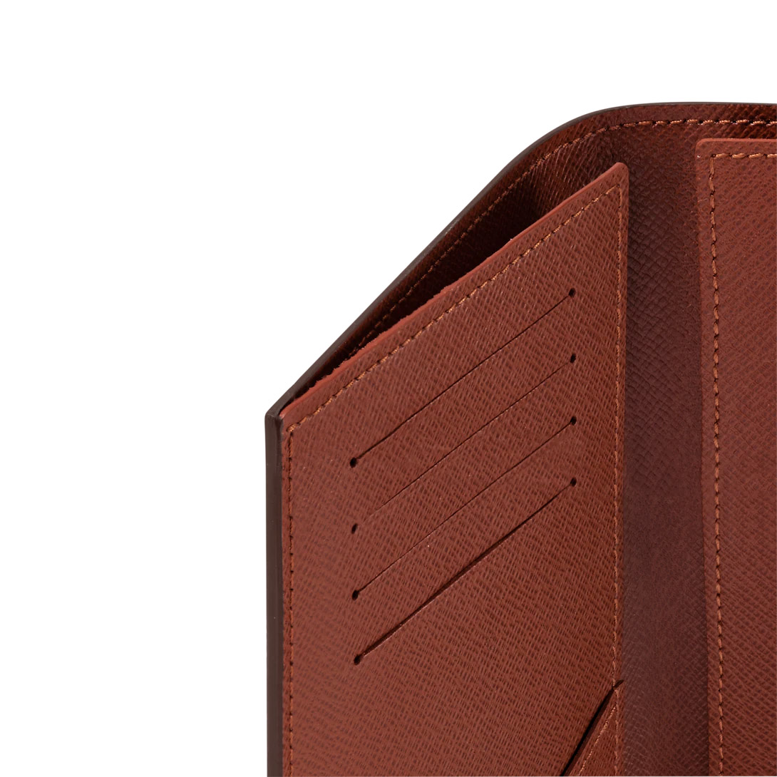 Passport Cover M64502