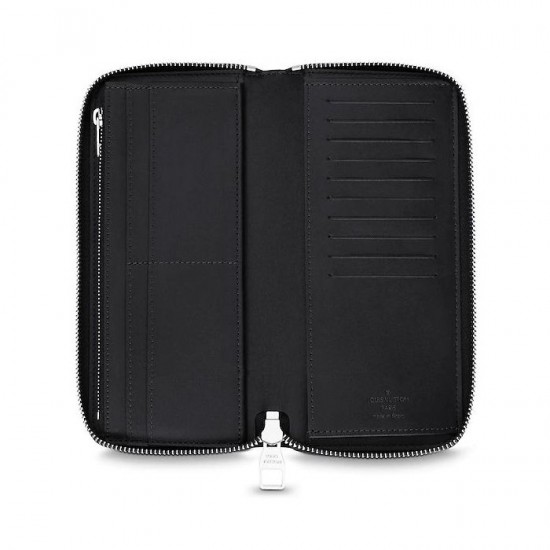 N62240 Zippy Wallet Vertical
