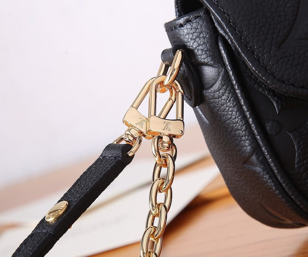 Louis Vuitton M82154 WALLET ON CHAIN ​​IVY handbag