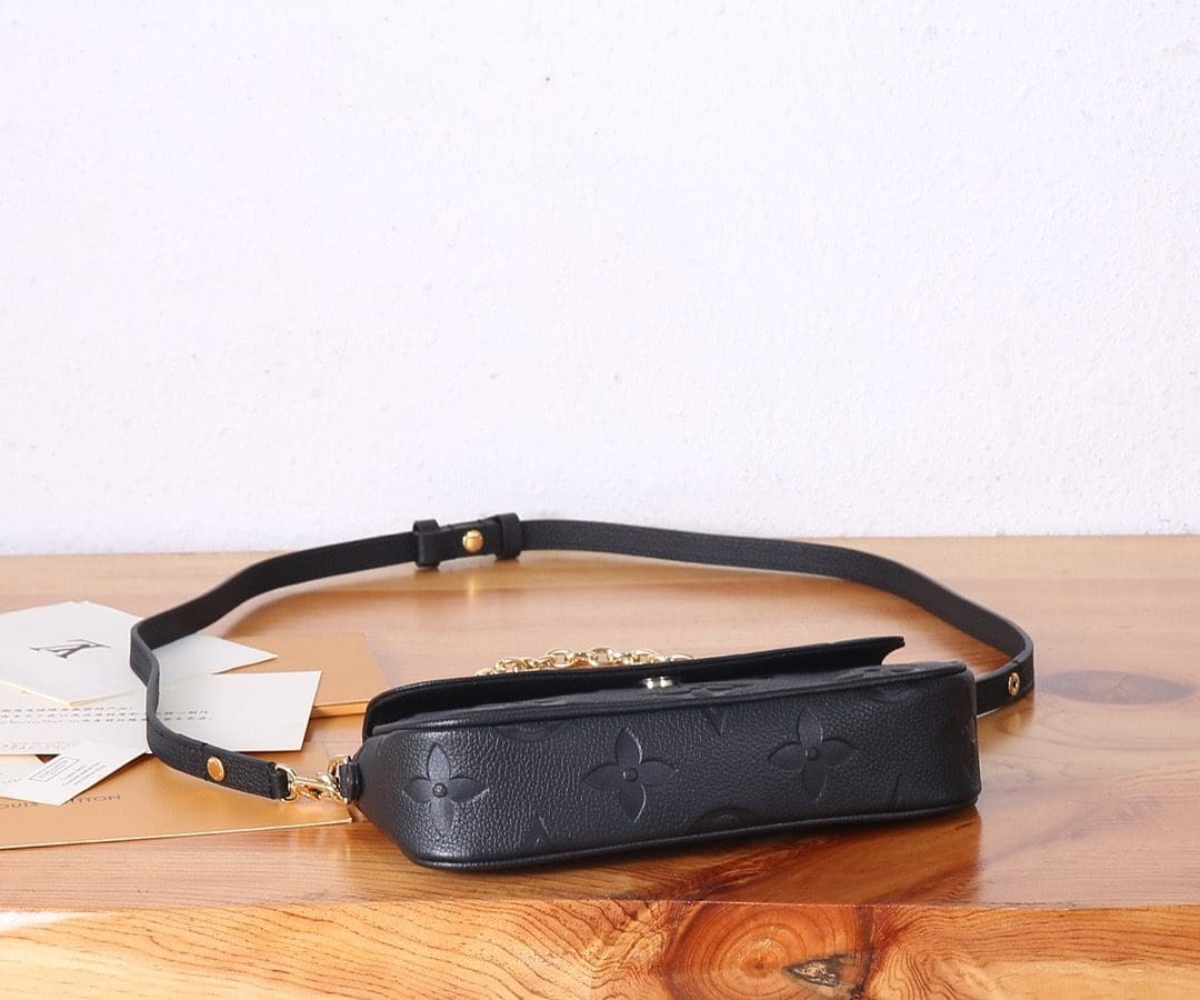Louis Vuitton M82154 WALLET ON CHAIN ​​IVY handbag