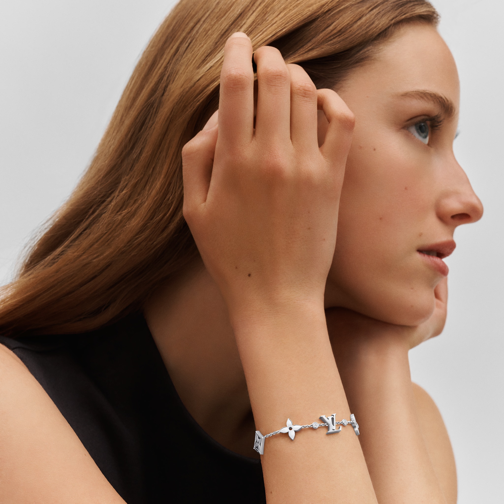 IDYLLE BLOSSOM MONOGRAM BRACELET, WHITE GOLD AND DIAMONDS