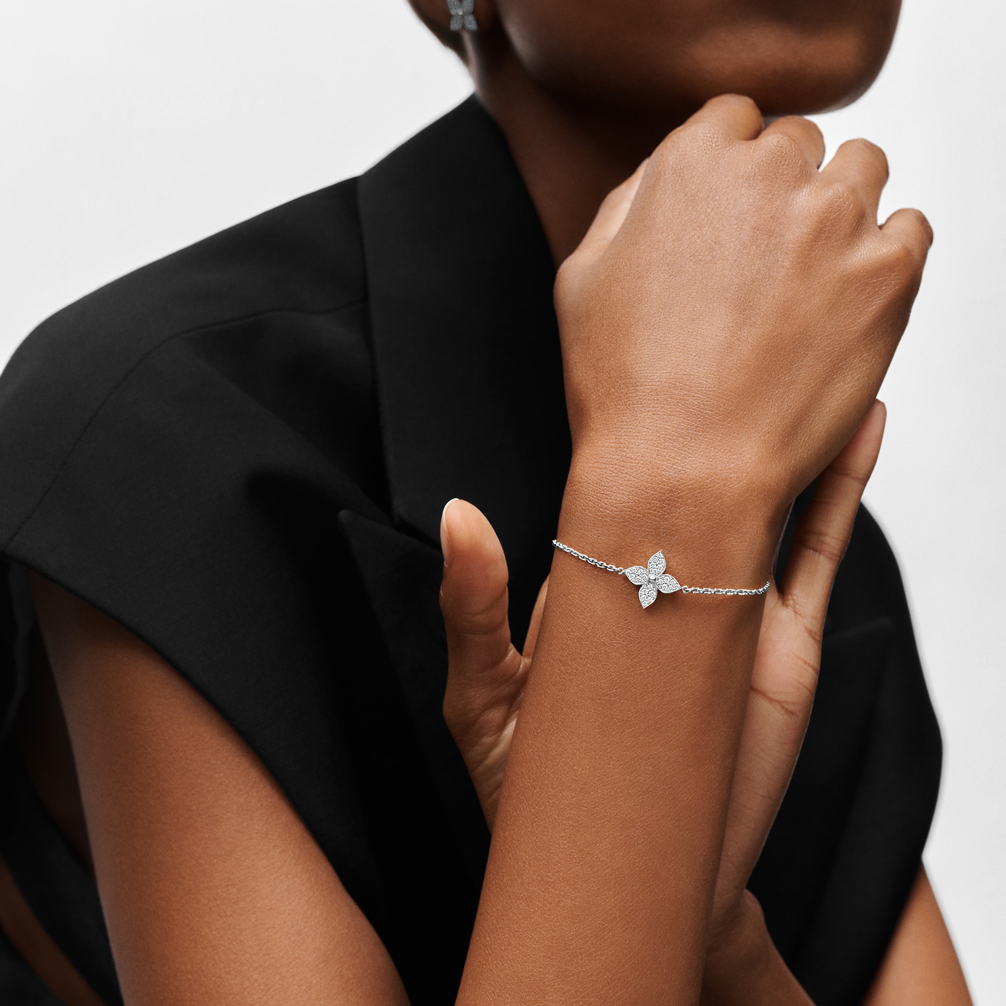 Star Blossom Bracelet, White Gold, Diamonds