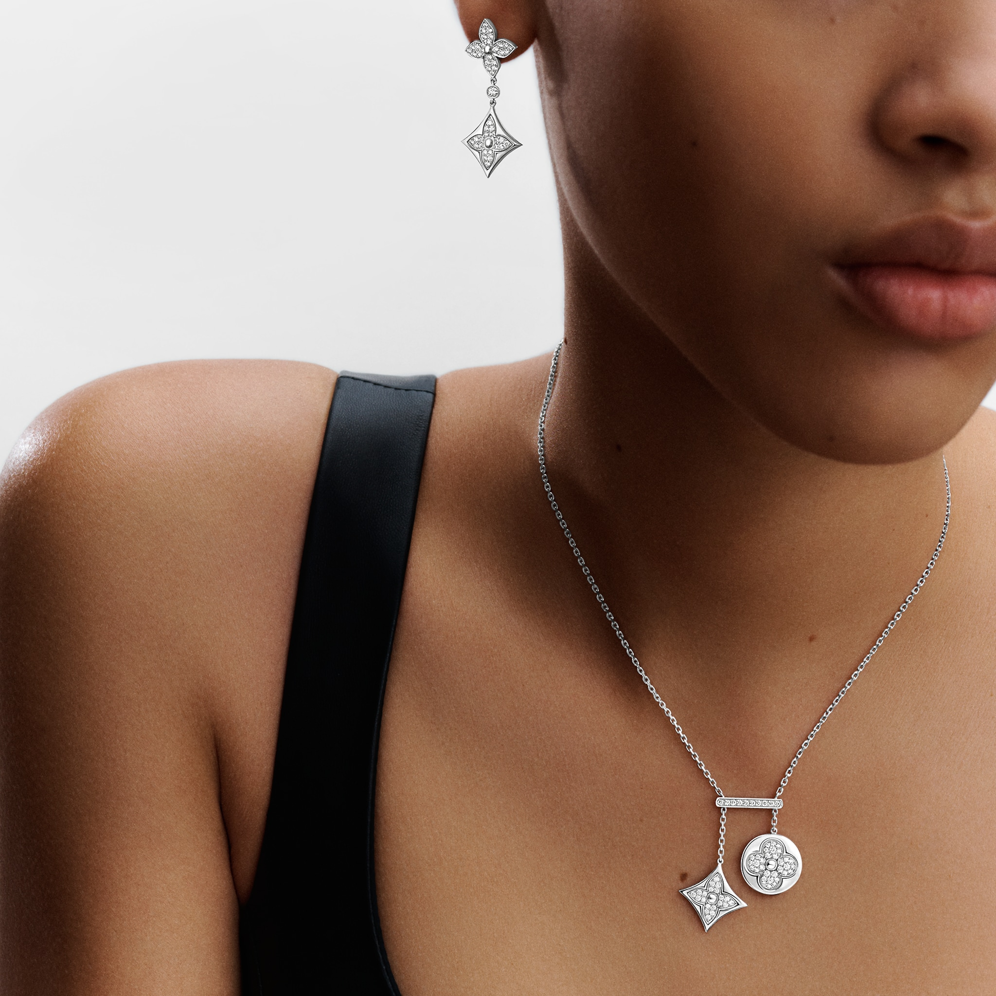 Louis Vuitton Color Blossom Neglige Necklace, White Gold And Diamonds