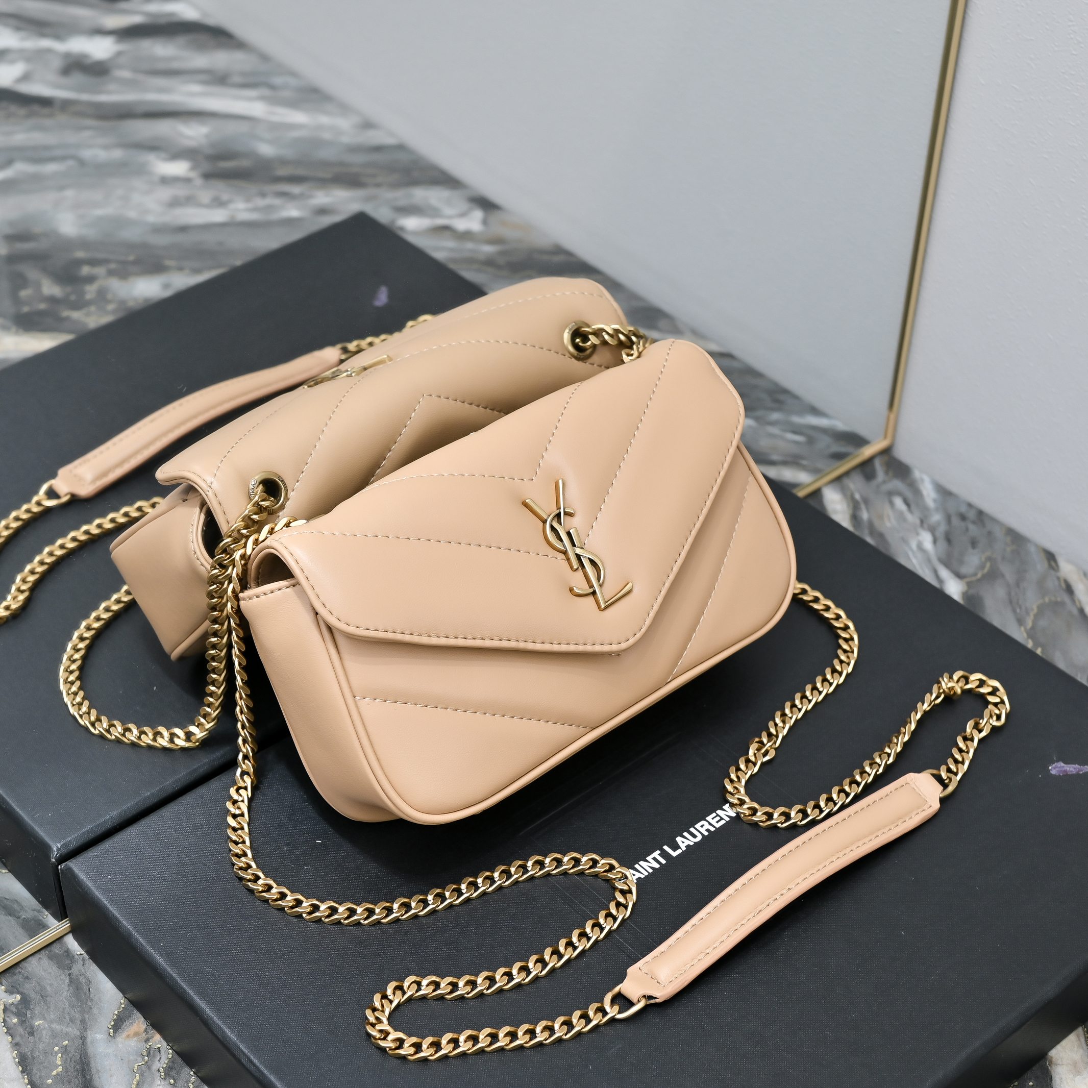 SAINT LAURENT LOULOU in MATELASSÉ Lambskin