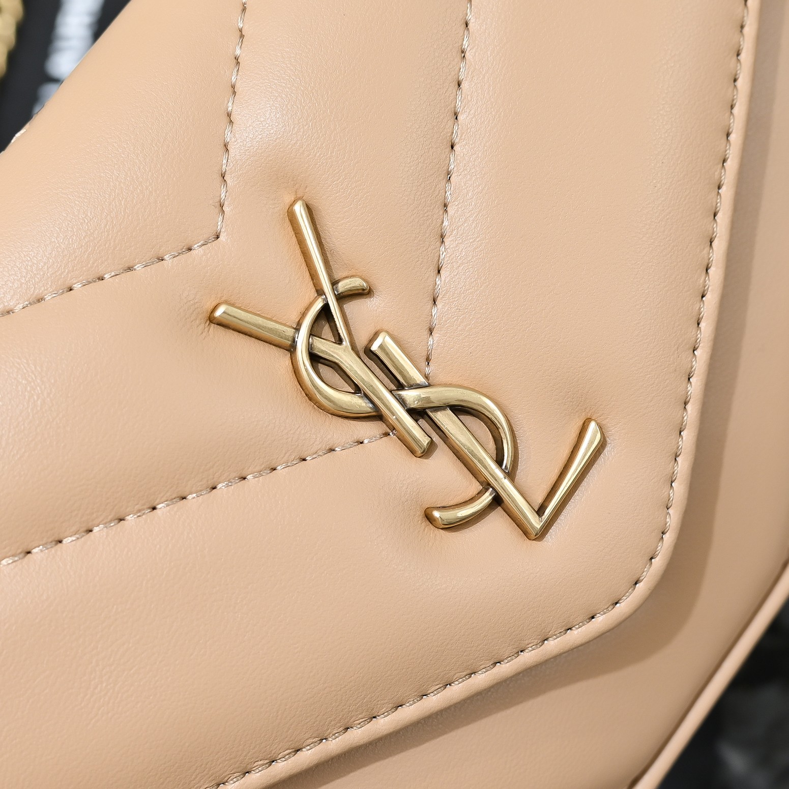 SAINT LAURENT LOULOU in MATELASSÉ Lambskin