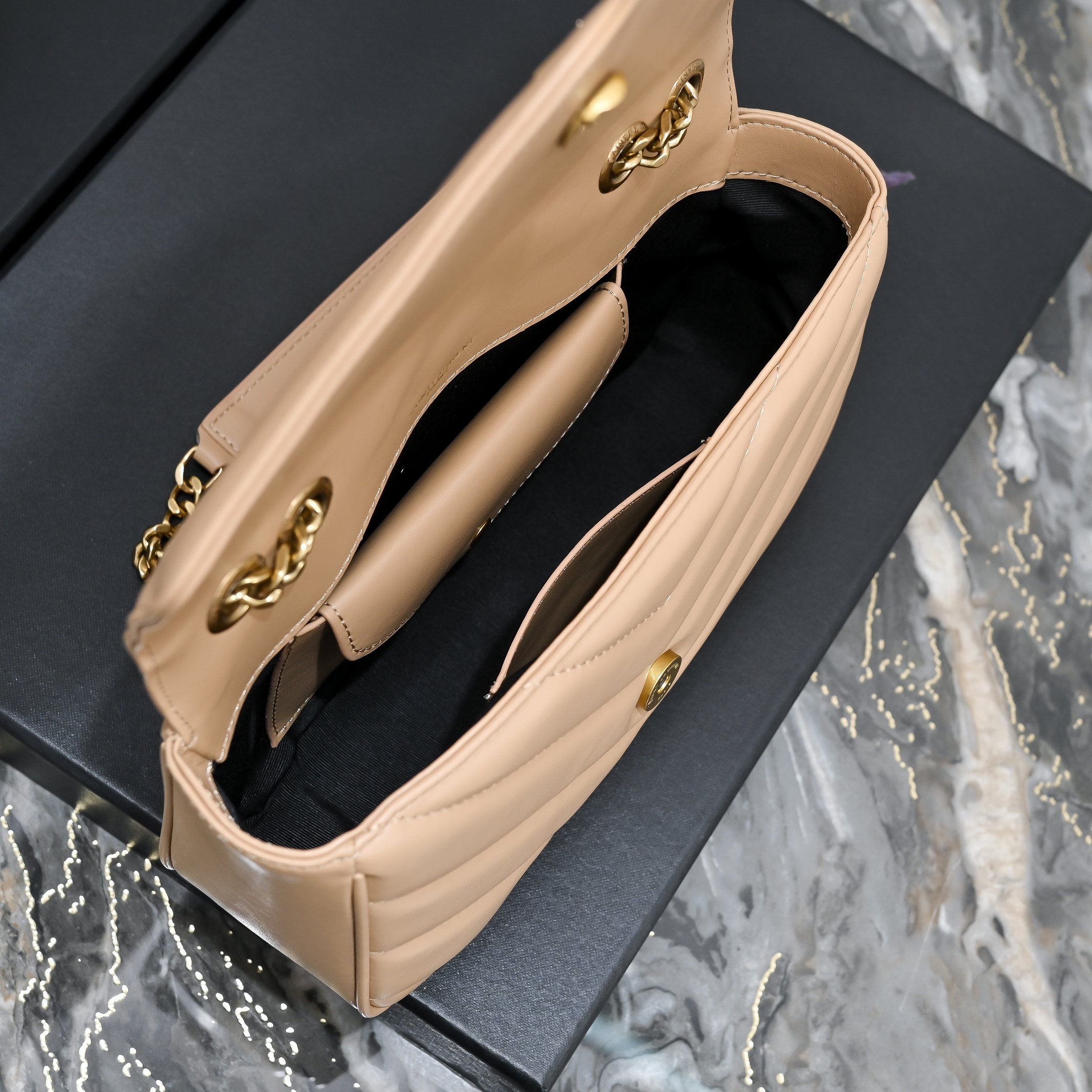 SAINT LAURENT LOULOU in MATELASSÉ Lambskin