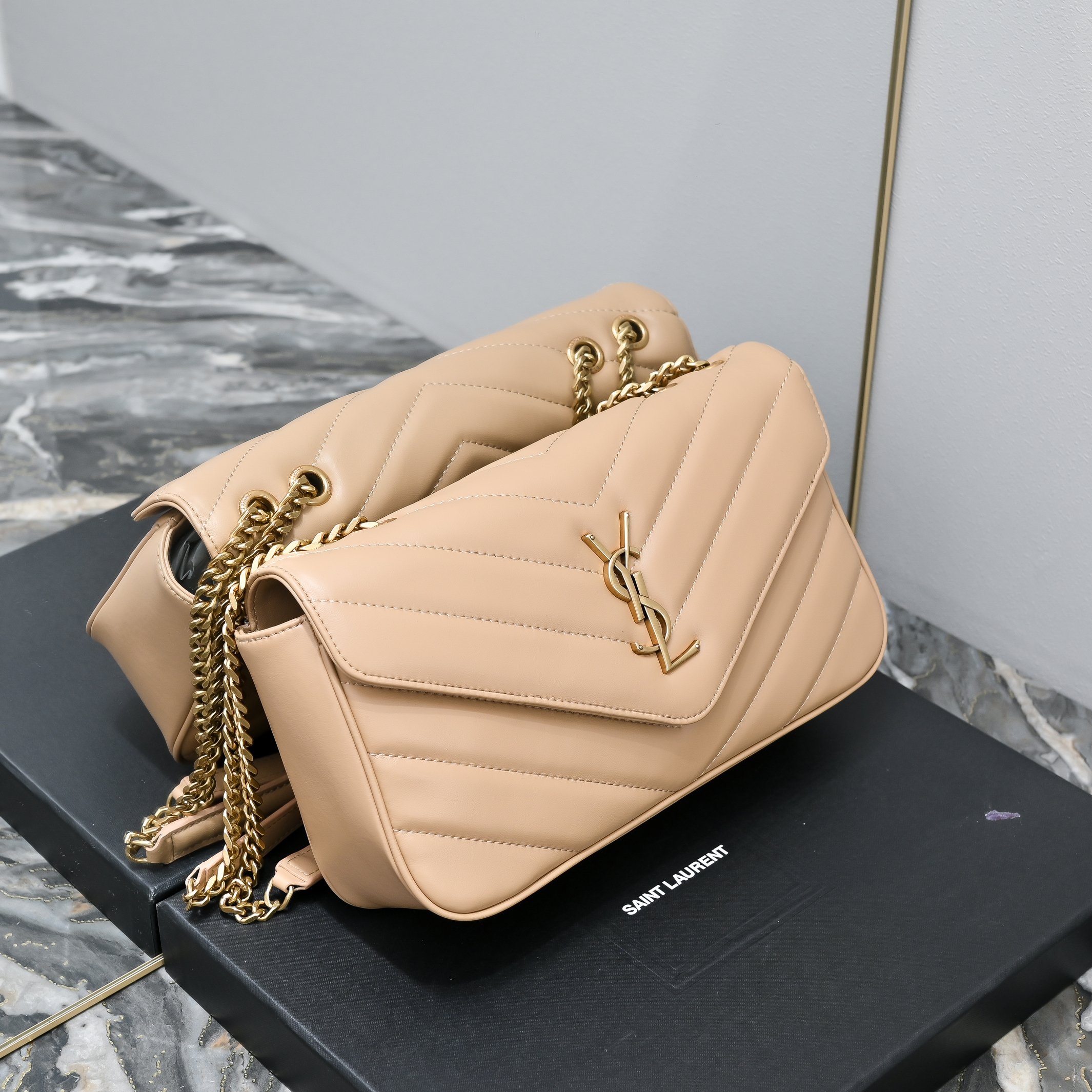 SAINT LAURENT LOULOU in MATELASSÉ Lambskin