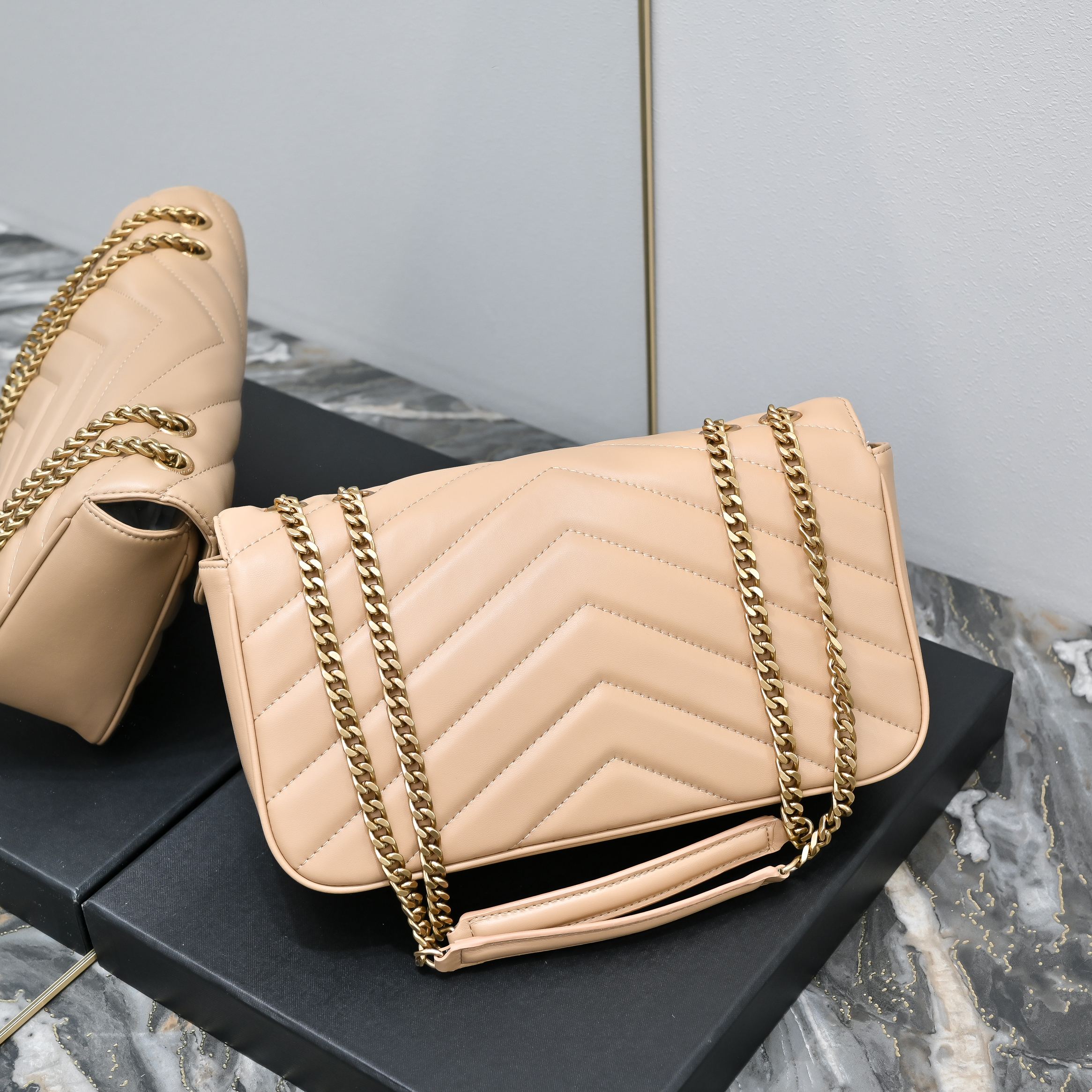 SAINT LAURENT LOULOU in MATELASSÉ Lambskin