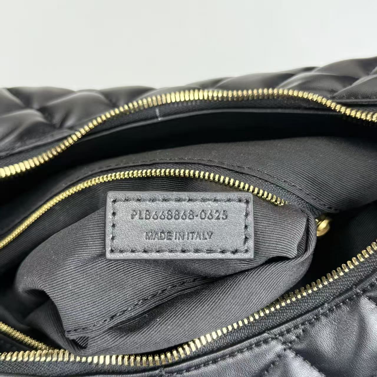 Saint Laurent YSL ICARE hobo in quilted nappa Bag - Black