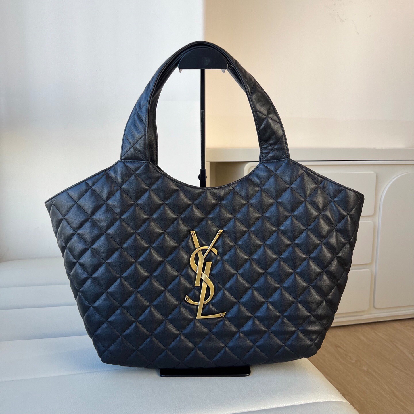SAINT LAURENT YSL ICARE Medium in quilted nappa Black - Bag