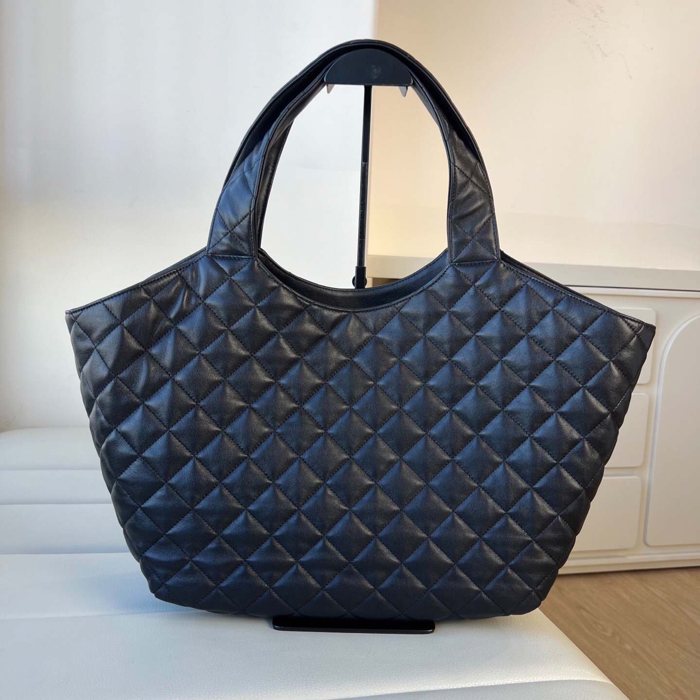 SAINT LAURENT YSL ICARE Medium in quilted nappa Black - Bag