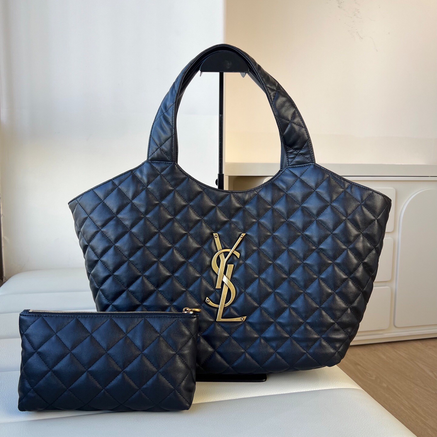 SAINT LAURENT YSL ICARE Medium in quilted nappa Black - Bag