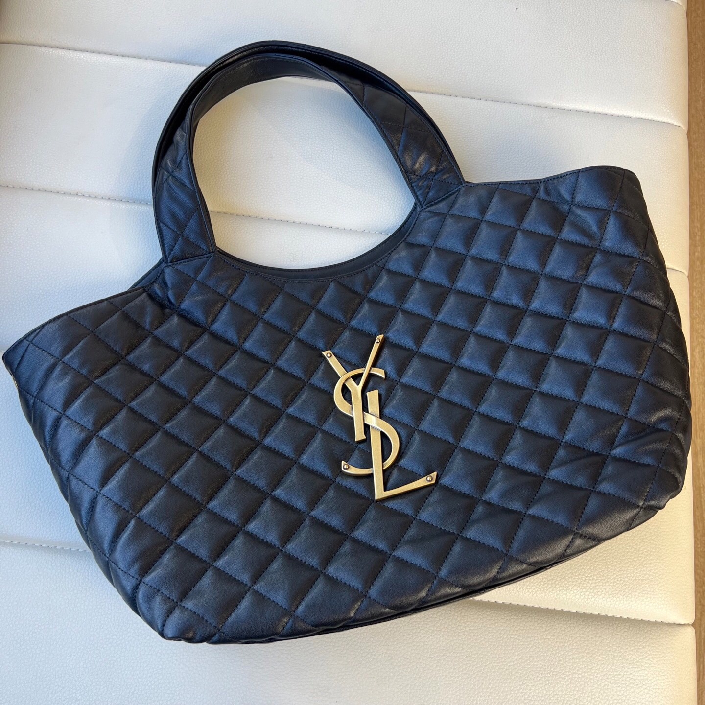 SAINT LAURENT YSL ICARE Medium in quilted nappa Black - Bag