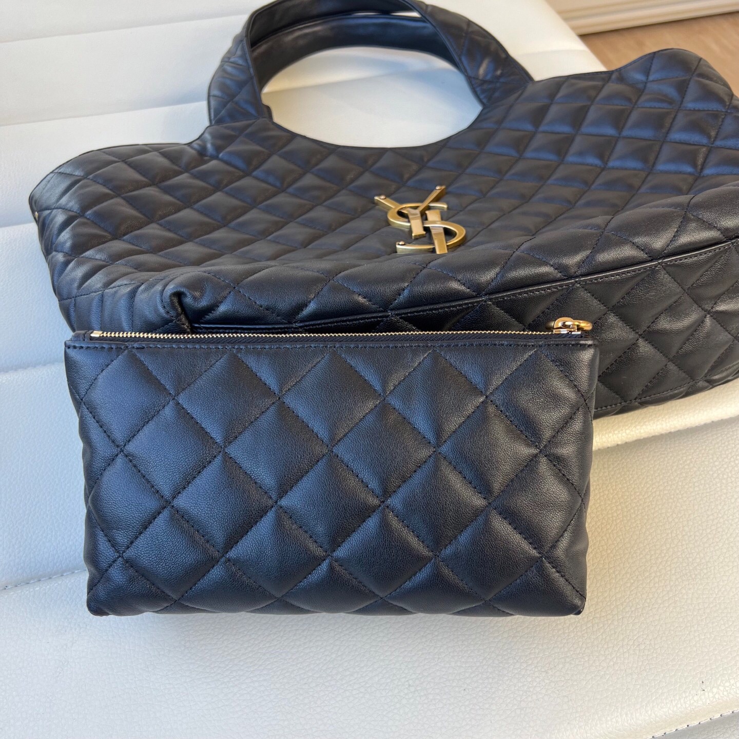 SAINT LAURENT YSL ICARE Medium in quilted nappa Black - Bag
